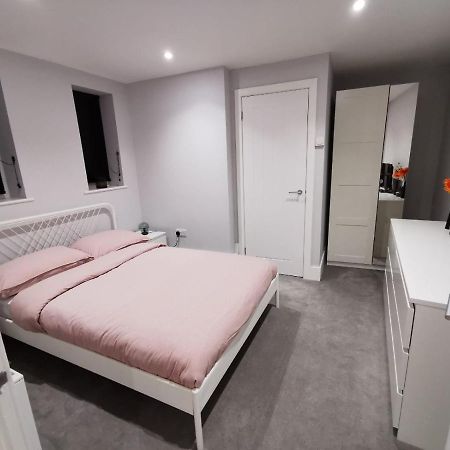 4 Sleeps And Travel Cot- Close To Beach And Restaurants Bournemouth Dış mekan fotoğraf