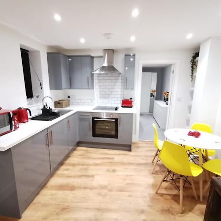 4 Sleeps And Travel Cot- Close To Beach And Restaurants Bournemouth Dış mekan fotoğraf